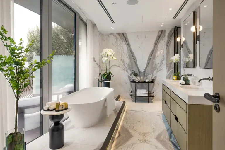 c7bafb3b-9a12-4d74-8bc6-db7bbea3.format-webp